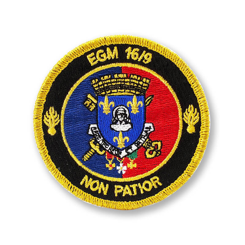 Patches brodées rouges à papillon de licorne